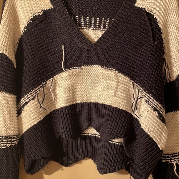 WILDFOX navy and white stripe v neck sweater - Picture 2 of 4